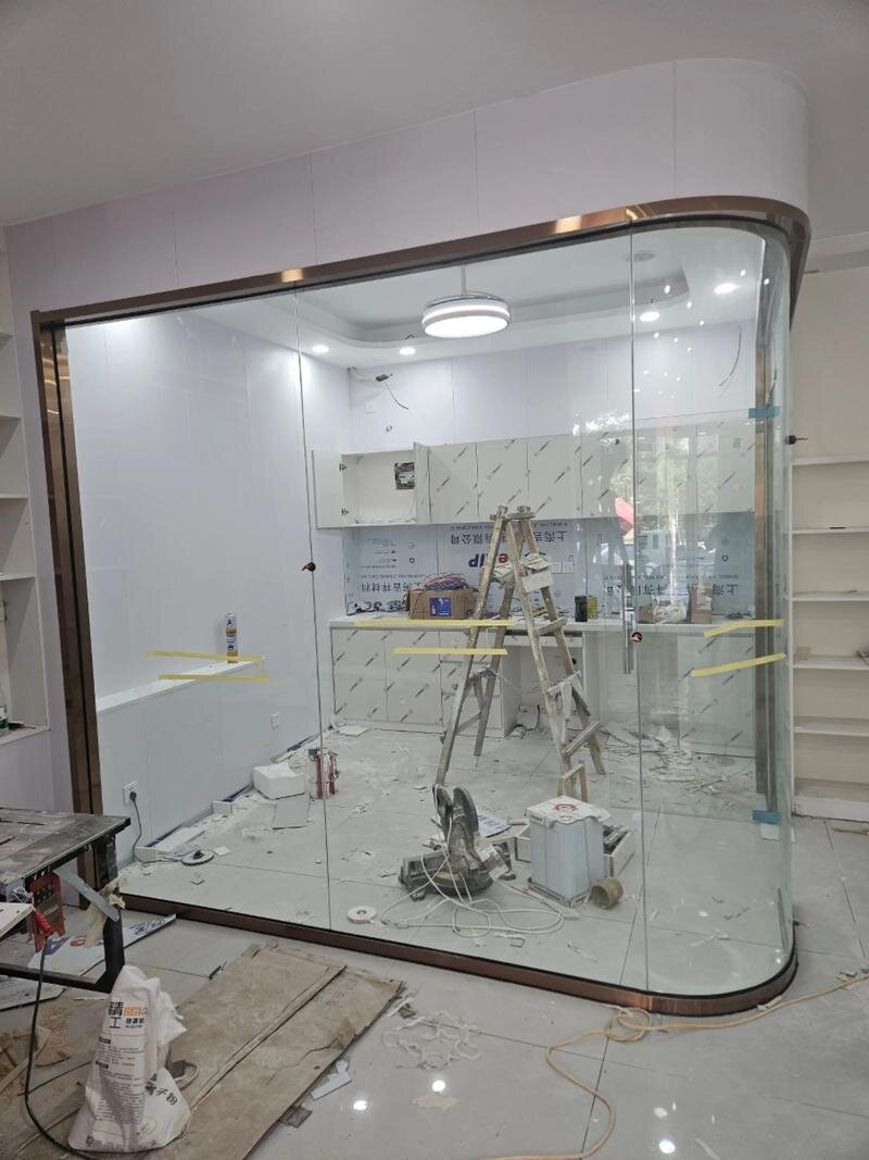 吴忠市夹丝玻璃异形展柜玻璃 - 价格